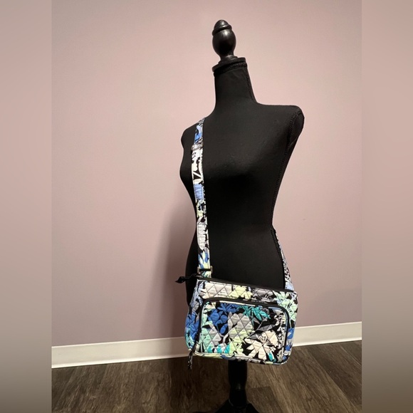 VERA Bradley CROSSBODY Quilted BAG Shoulder - Picture 16 of 16